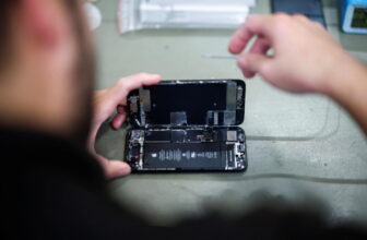 The subsequent iPhone SE’s new modem reportedly received’t be as succesful as Qualcomm’s