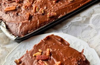 TEXAS SHEET CAKE – The Southern Girl Cooks