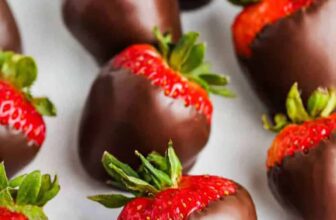 Chocolate Lined Strawberries